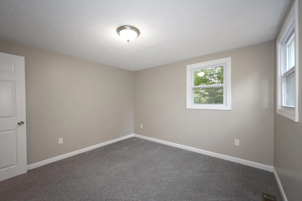 5 Hersey Lane Stratham NH 03885