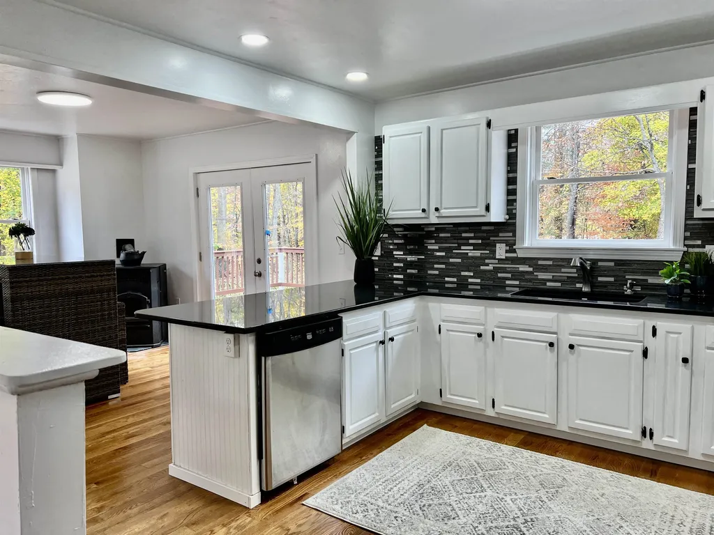 87 Winant Road Pittsfield NH 03262