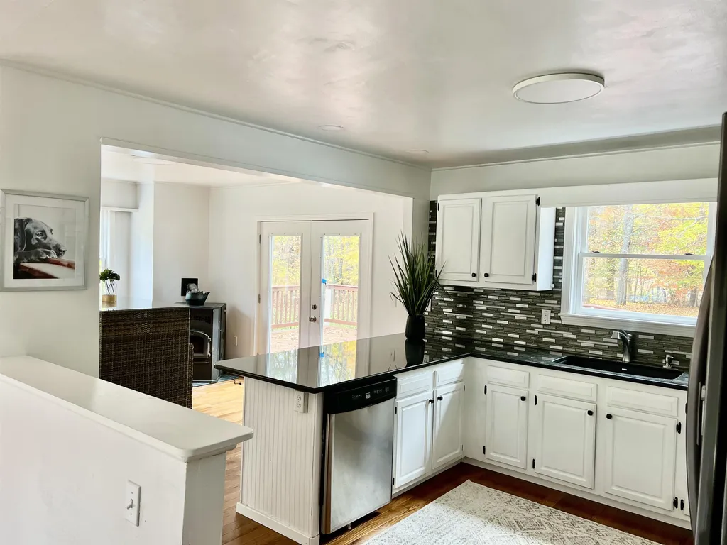 87 Winant Road Pittsfield NH 03262