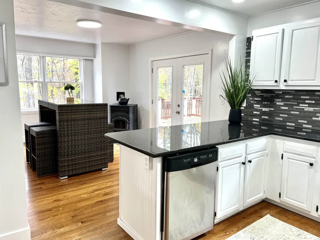 87 Winant Road Pittsfield NH 03262