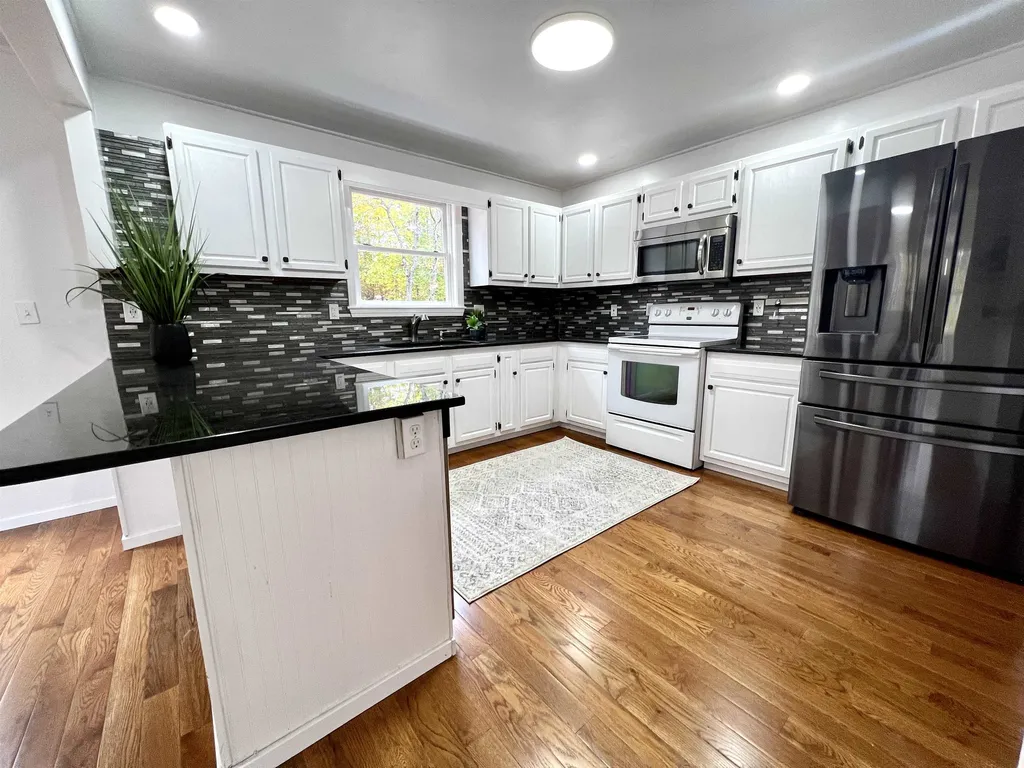 87 Winant Road Pittsfield NH 03262