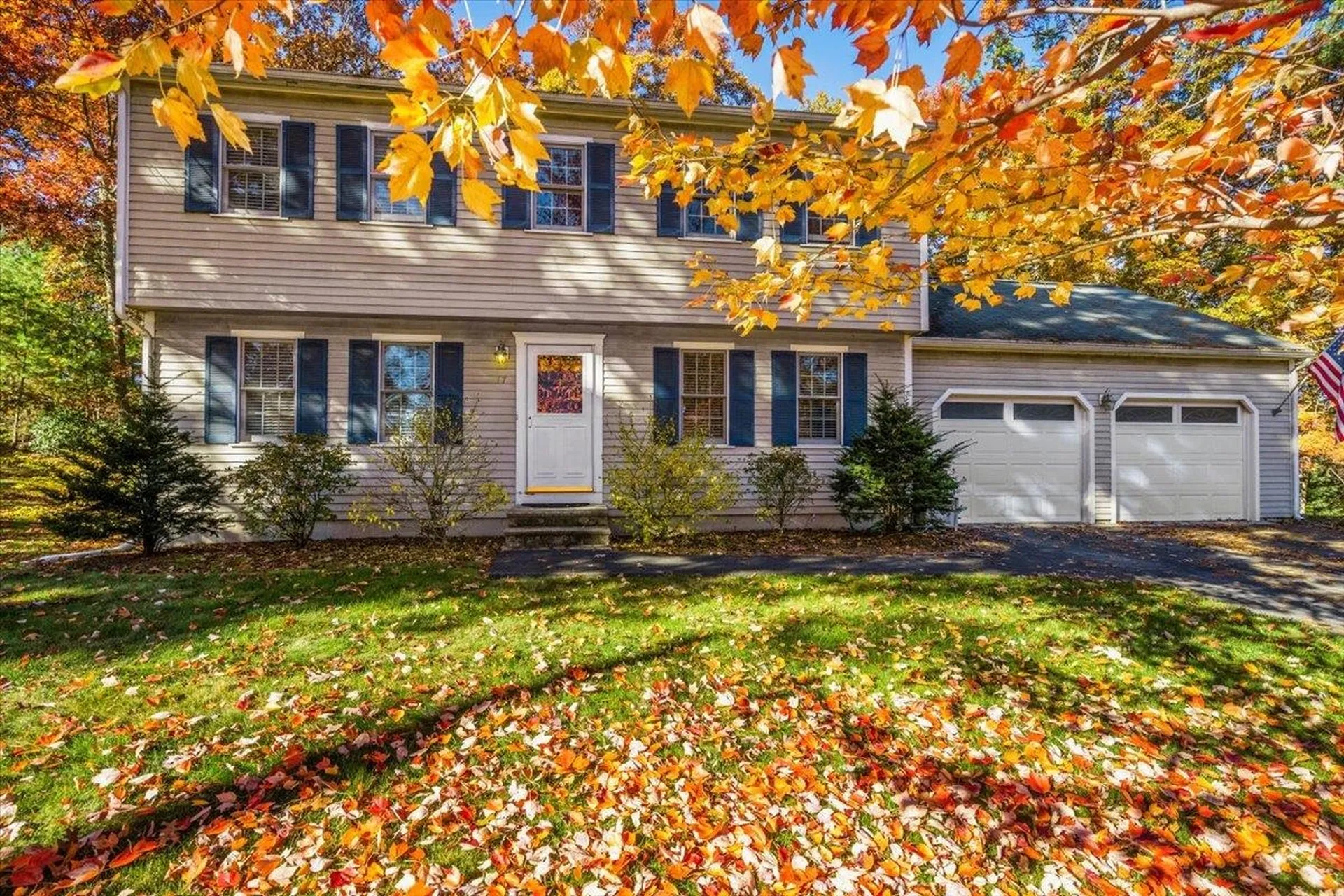 17 Bennington Road Nashua NH 03064-8100