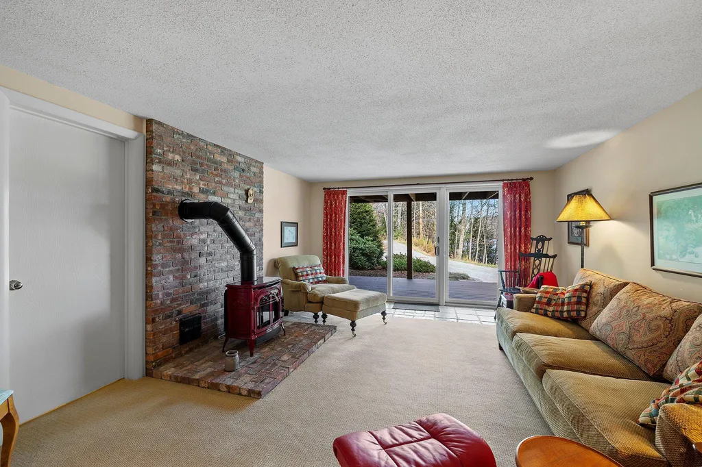 1 Lakeview Place Grantham NH 03753