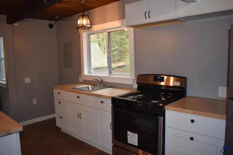22 Bobolink Lane Hillsborough NH 03244