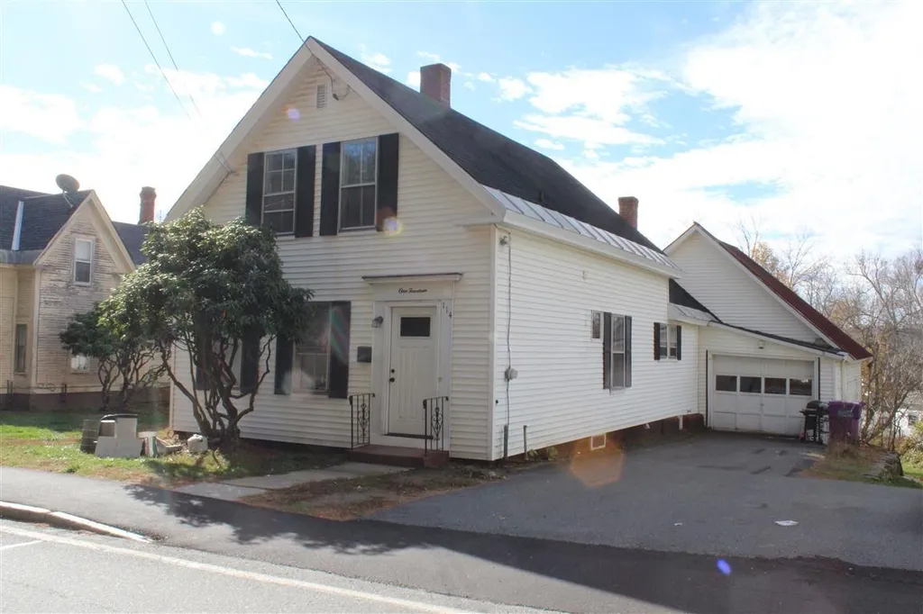 114 Hanover Street Claremont NH 03743