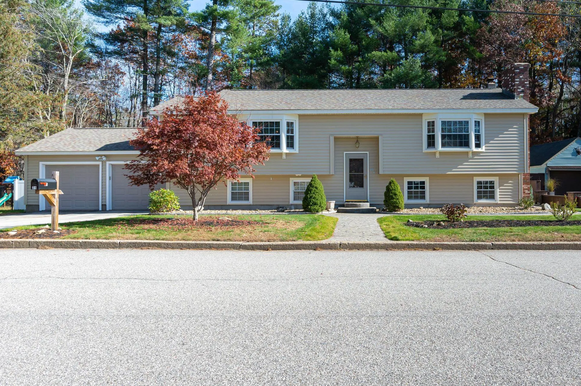 21 Sherwood Drive Hooksett NH 03106