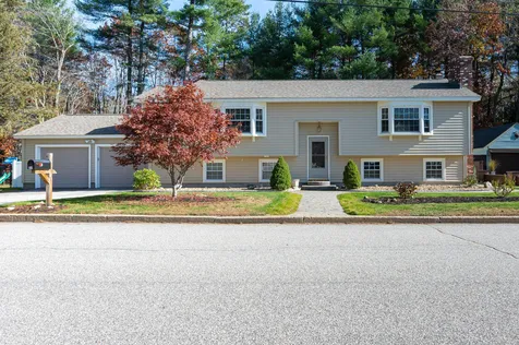21 Sherwood Drive Hooksett NH 03106