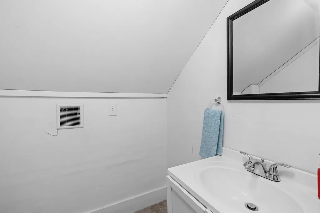 62 Merrimack Street Bristol NH 03222