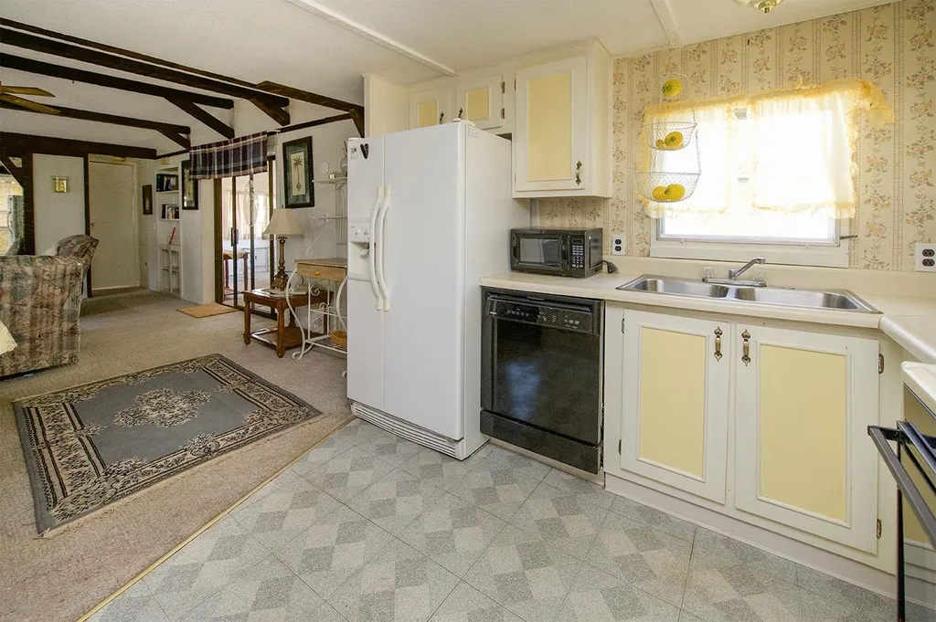 2 Oak Hill Drive Hampstead NH 03841