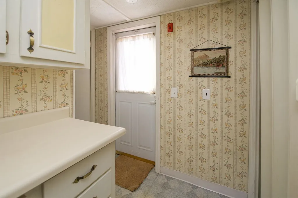2 Oak Hill Drive Hampstead NH 03841