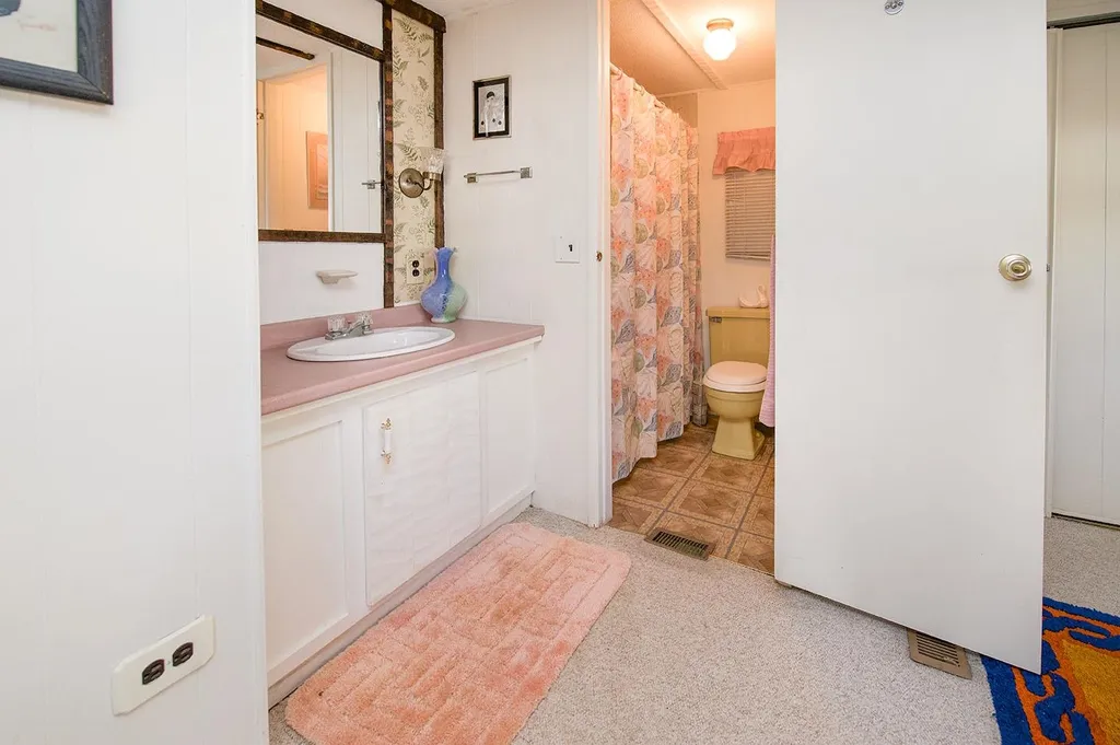 2 Oak Hill Drive Hampstead NH 03841