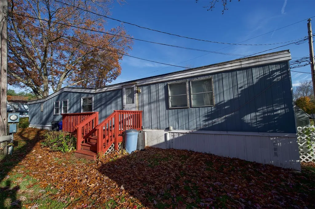 2 Oak Hill Drive Hampstead NH 03841