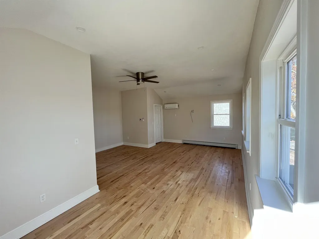 18 Wentworth Terrace Dover NH 03820