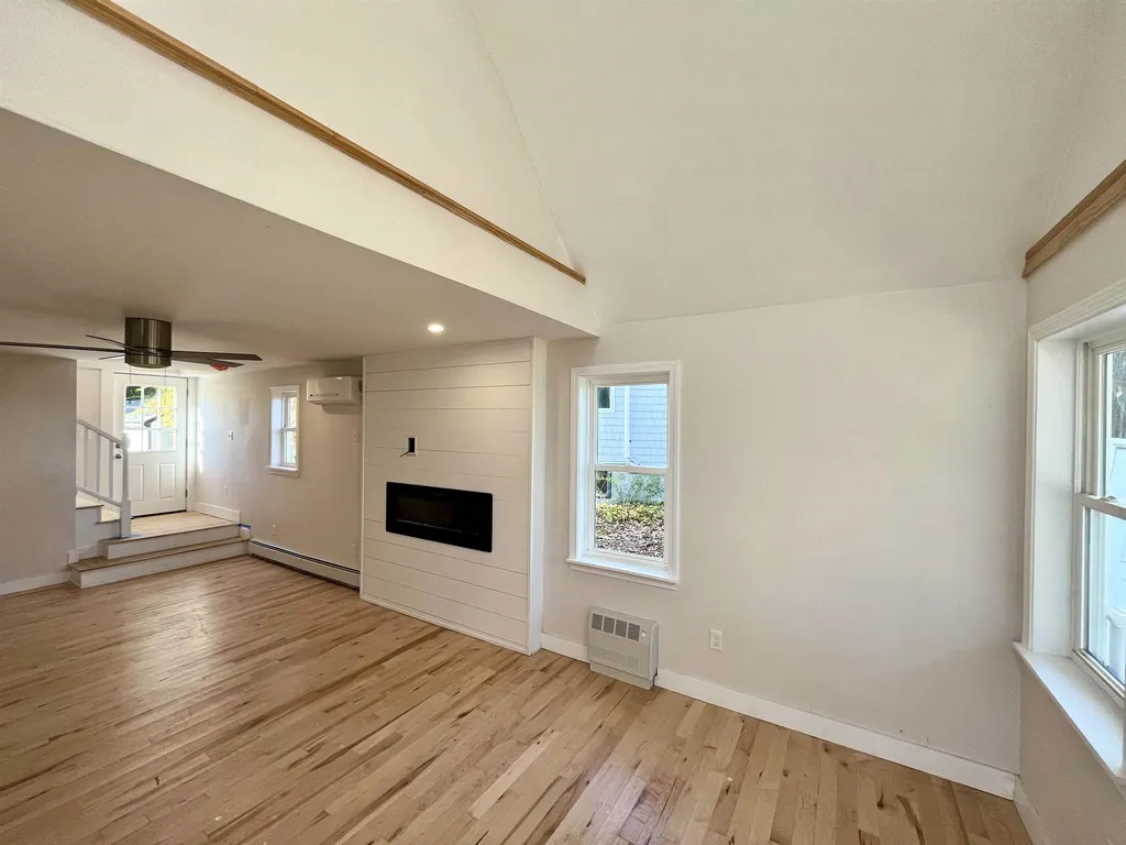 18 Wentworth Terrace Dover NH 03820