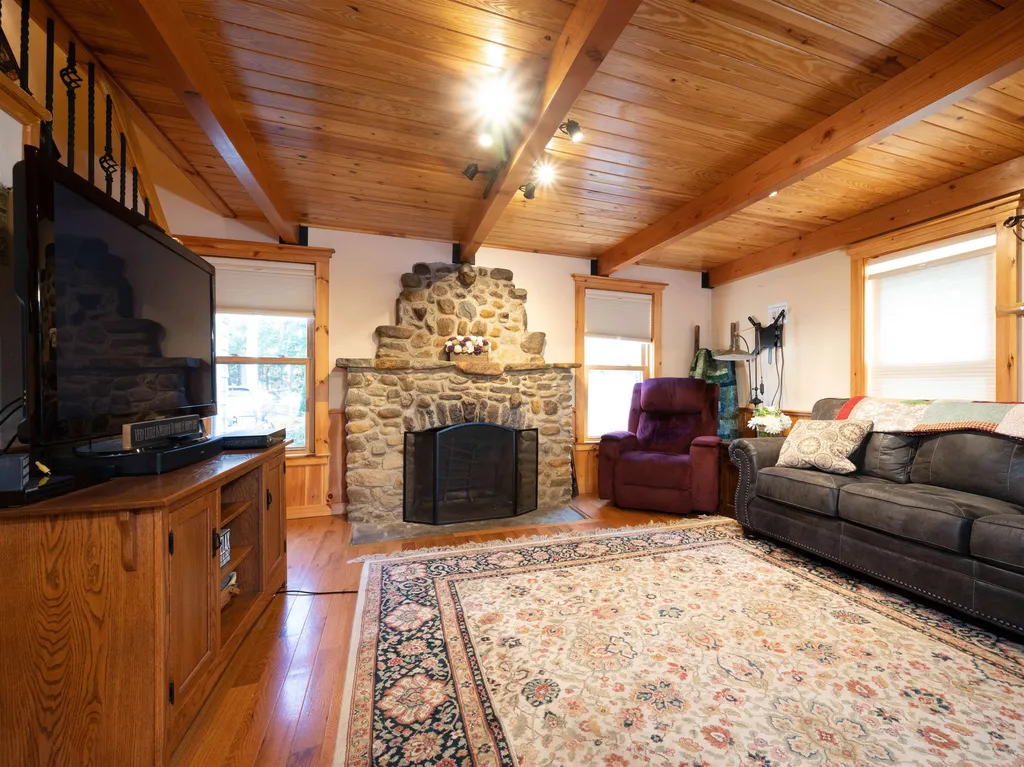 15 Hemlock Avenue Winchester NH 03470