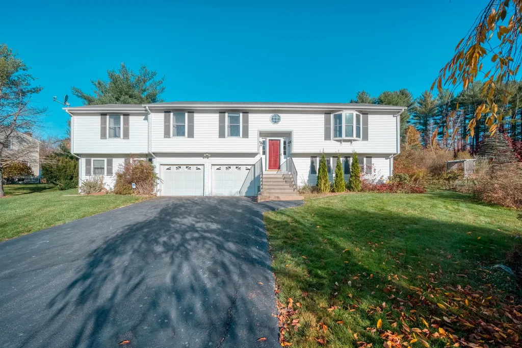 4 Andrea Lane Pelham NH 03076