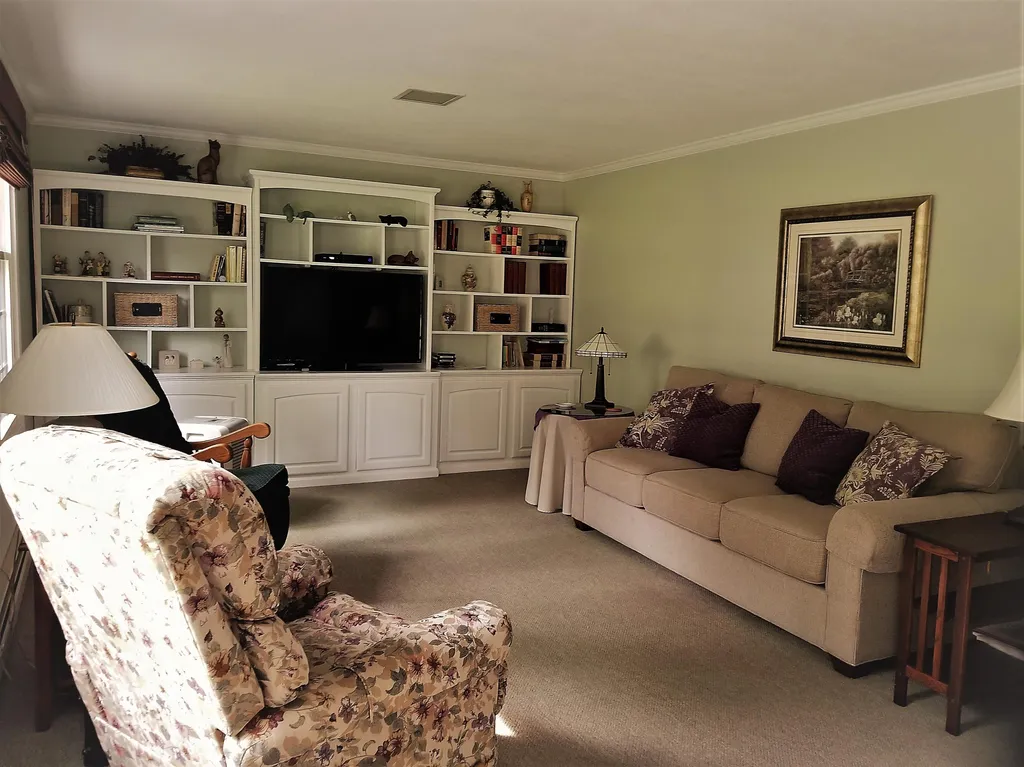 5 Ledgewood Road Claremont NH 03743