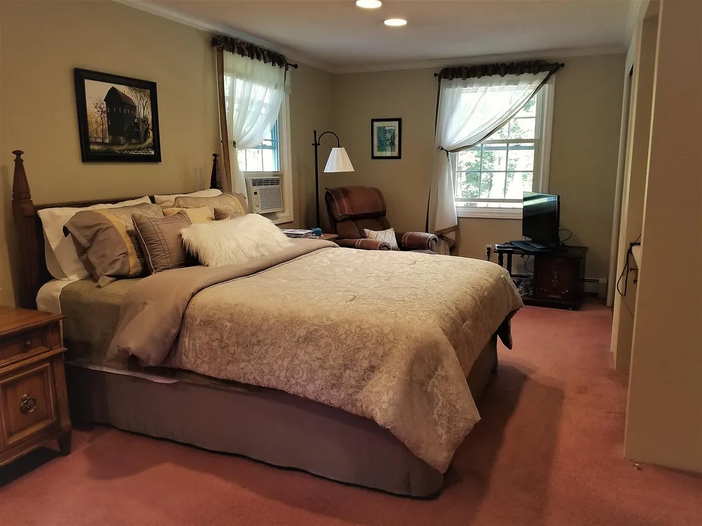 5 Ledgewood Road Claremont NH 03743
