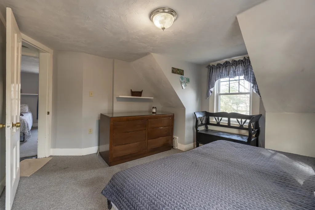 13 Daniel Webster Highway Woodstock NH 03262