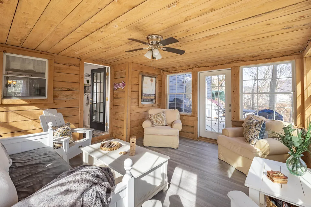 13 Daniel Webster Highway Woodstock NH 03262