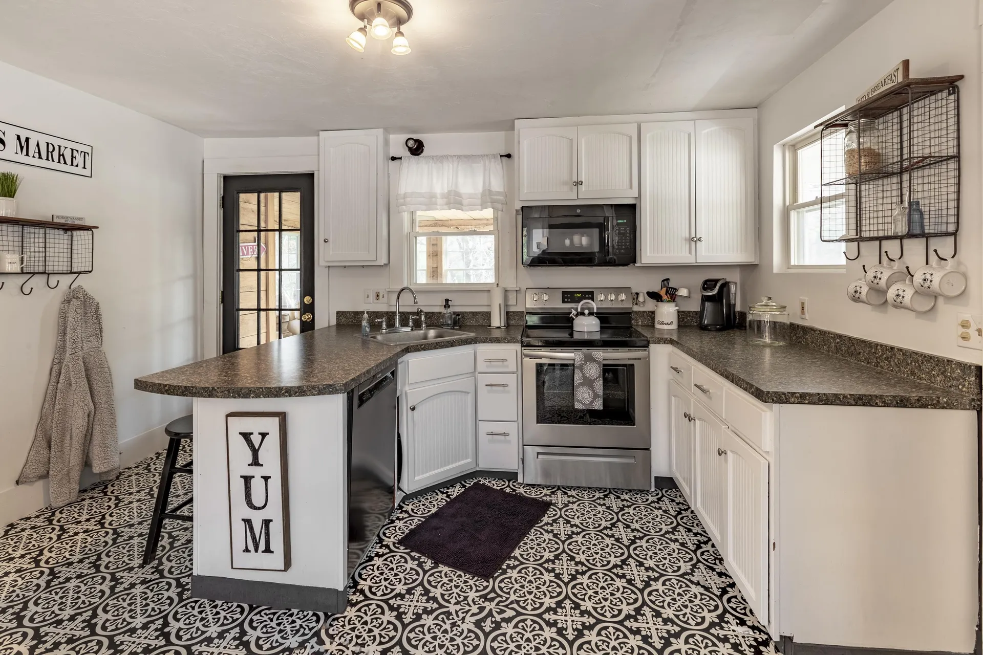 13 Daniel Webster Highway Woodstock NH 03262