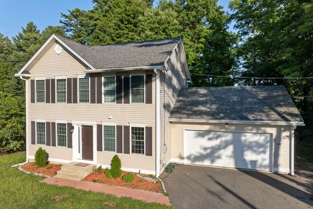 26 Auburn Road Londonderry NH 03053
