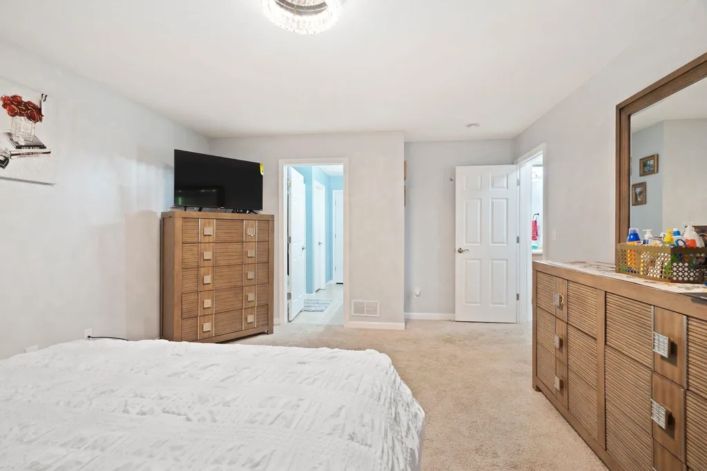 26 Auburn Road Londonderry NH 03053
