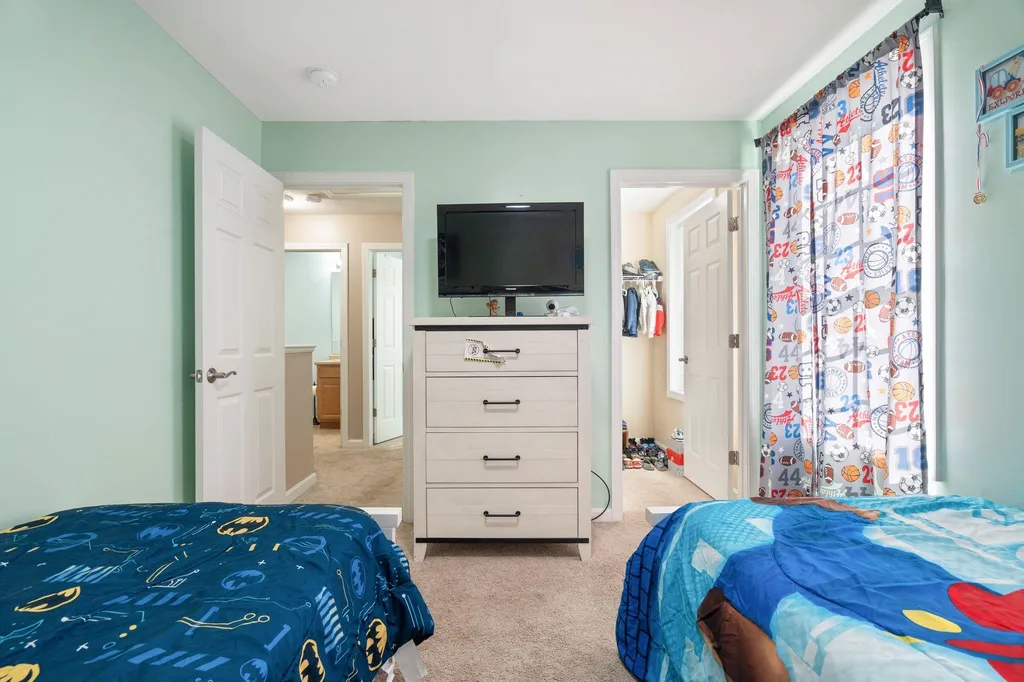 26 Auburn Road Londonderry NH 03053