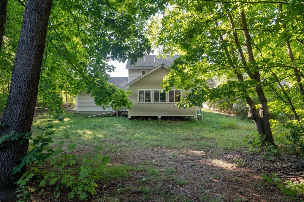 26 Auburn Road Londonderry NH 03053