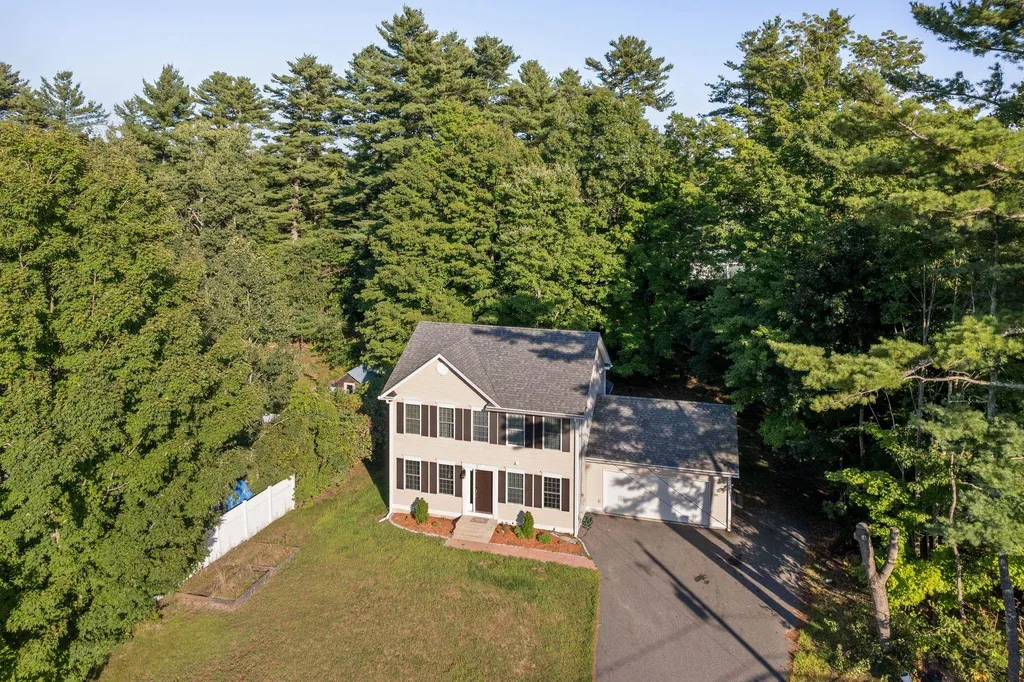 26 Auburn Road Londonderry NH 03053