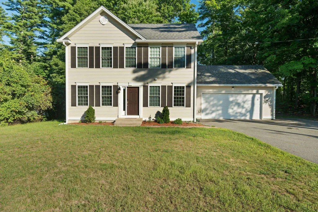 26 Auburn Road Londonderry NH 03053