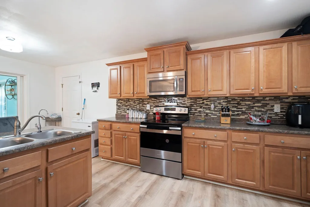 26 Auburn Road Londonderry NH 03053