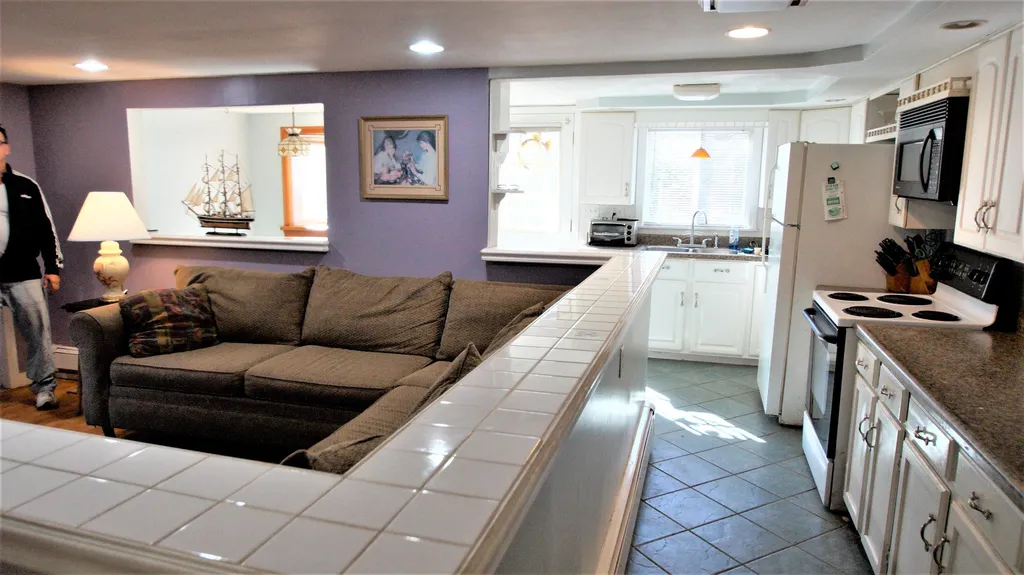 17 West Shore Drive Raymond NH 03077