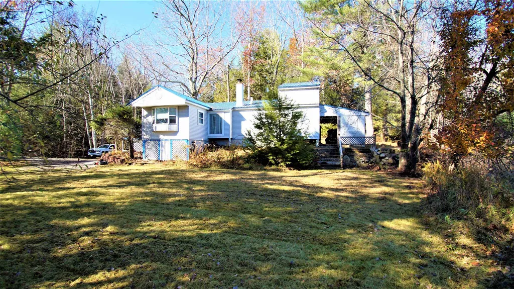 17 West Shore Drive Raymond NH 03077
