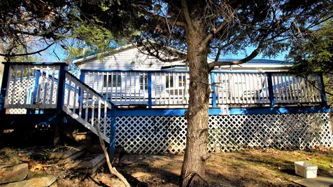 17 West Shore Drive Raymond NH 03077