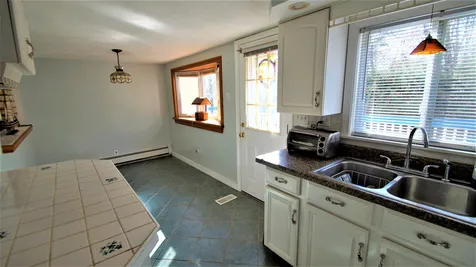 17 West Shore Drive Raymond NH 03077