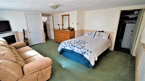 17 West Shore Drive Raymond NH 03077
