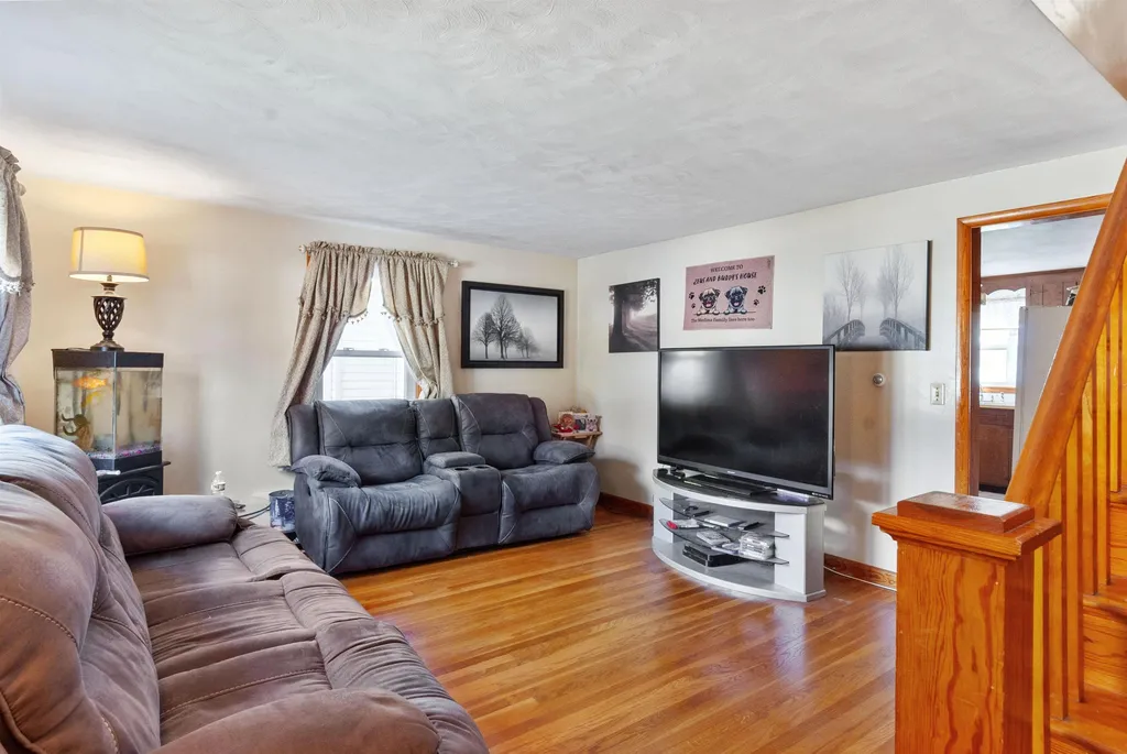 28 Paul Avenue Nashua NH 03060