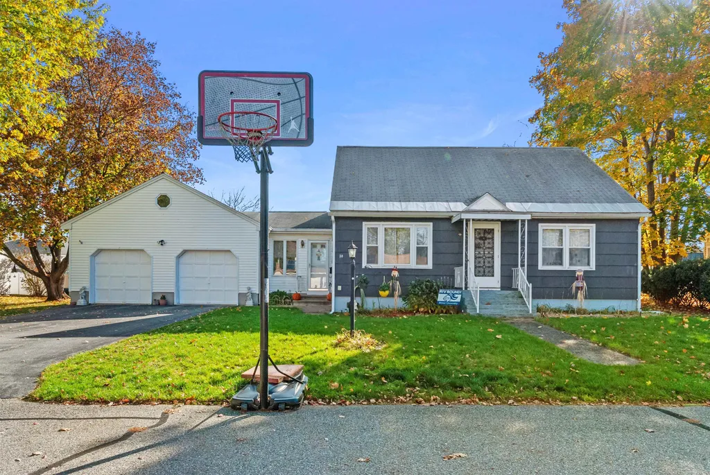 28 Paul Avenue Nashua NH 03060