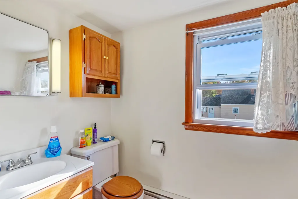 28 Paul Avenue Nashua NH 03060