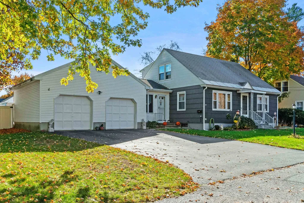 28 Paul Avenue Nashua NH 03060
