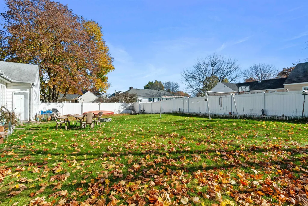 28 Paul Avenue Nashua NH 03060