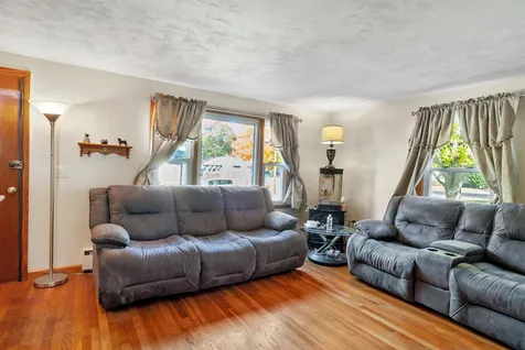 28 Paul Avenue Nashua NH 03060