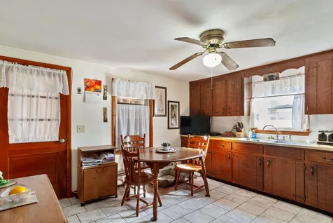 28 Paul Avenue Nashua NH 03060