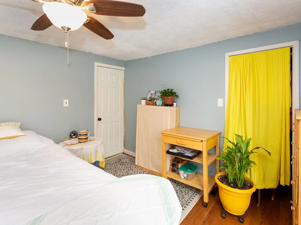 8 Governors Drive Raymond NH 03077
