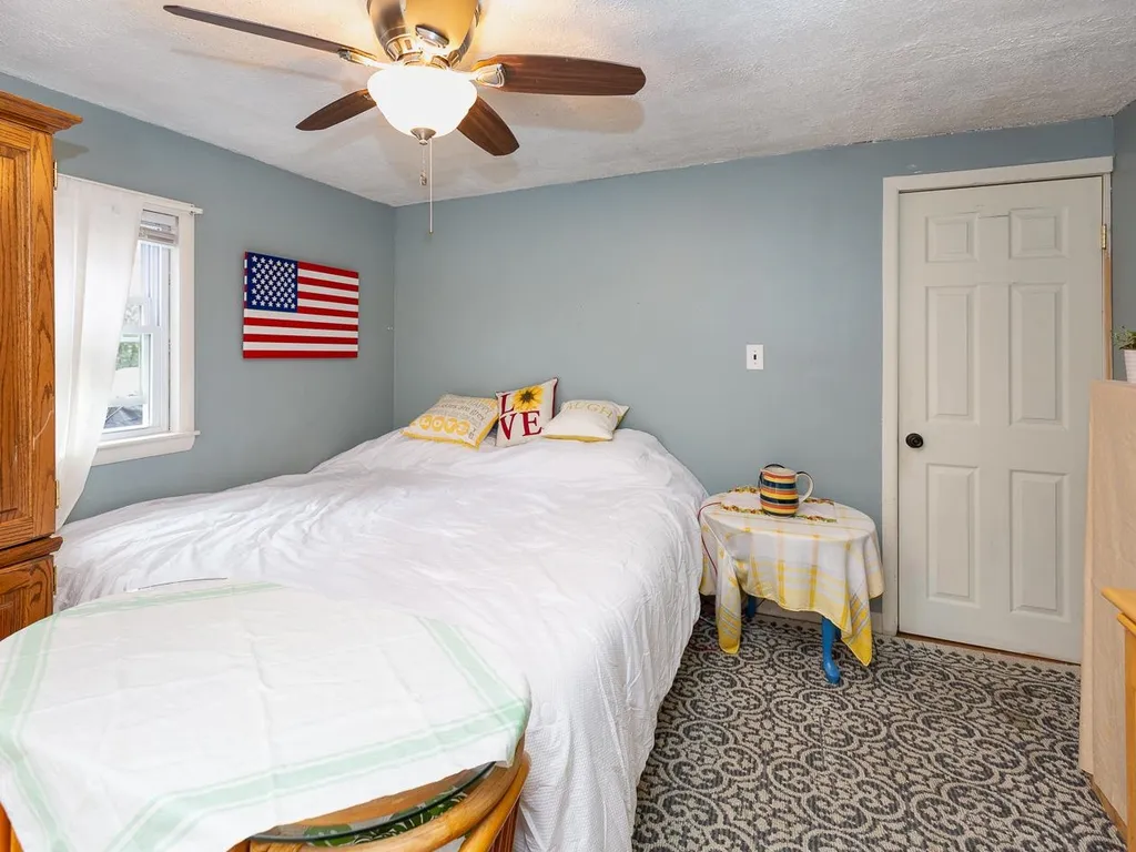 8 Governors Drive Raymond NH 03077