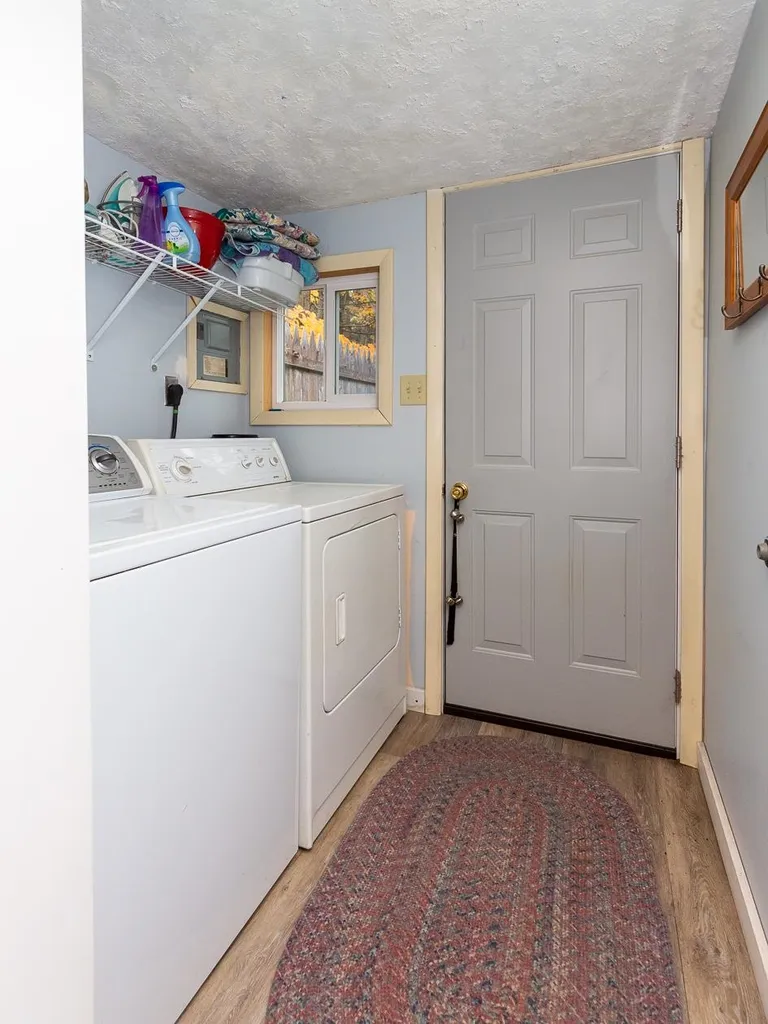 8 Governors Drive Raymond NH 03077