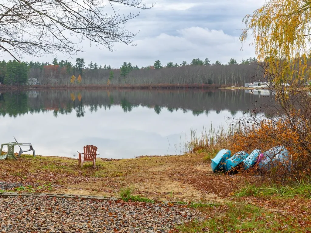 8 Governors Drive Raymond NH 03077