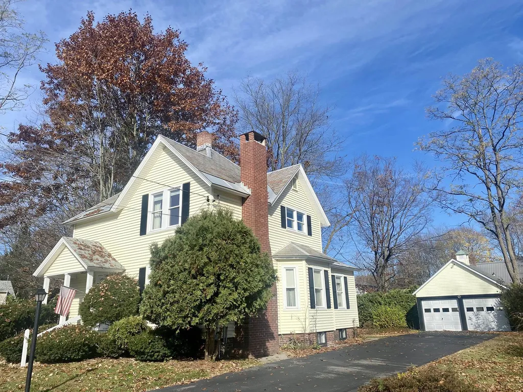 131 Oak Grove Avenue Brattleboro VT 05301