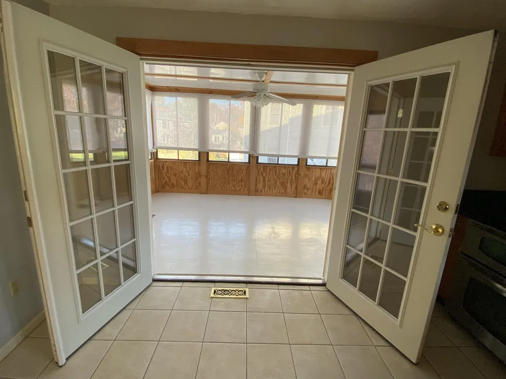 26 Brinton Drive Nashua NH 03064